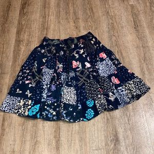 Woman’s skirt size medium
